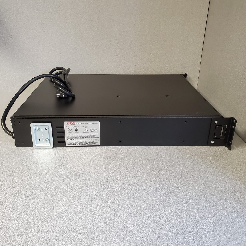 APC SURTA2000XL UPS Extremely nice condition (rackmount no rails or batteries)