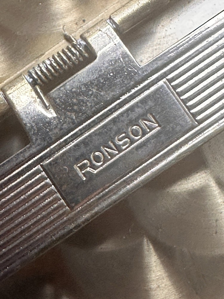 RONSON VINTAGE ART DECO LIGHTER & CASE