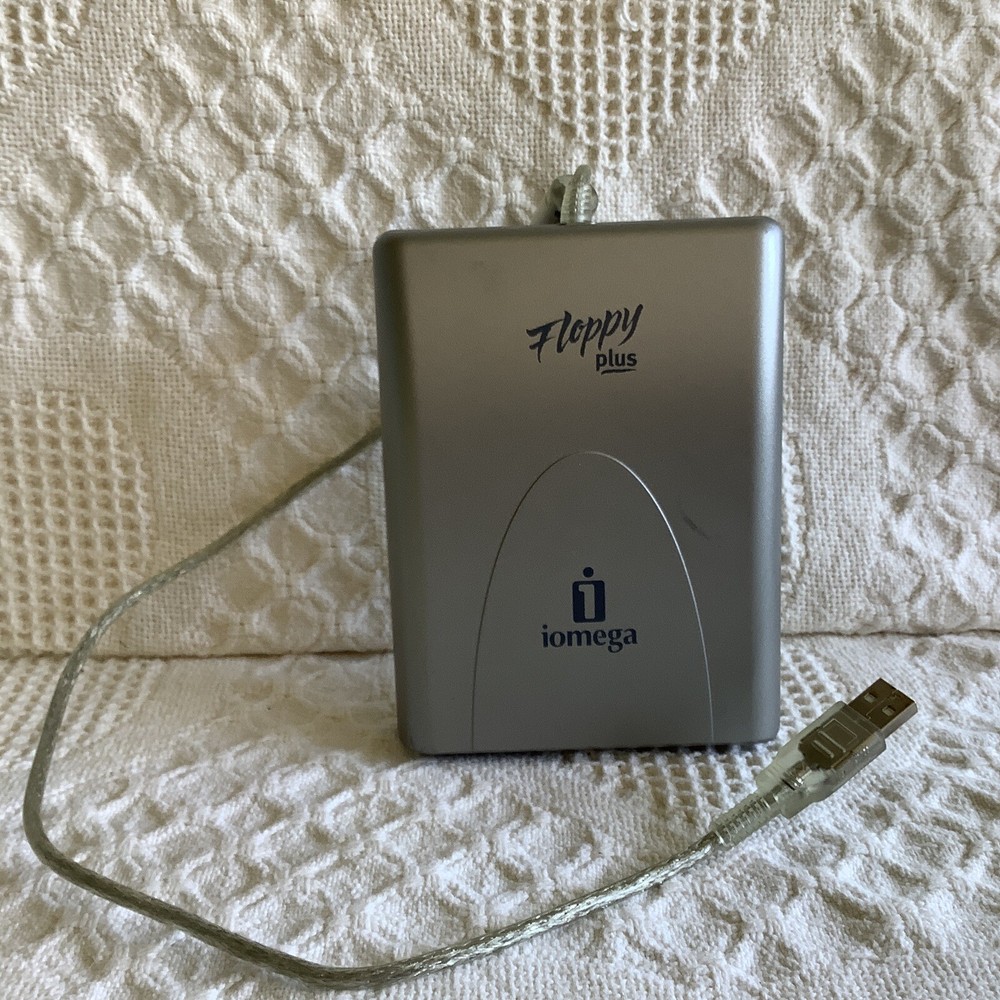 IOMEGA FLOPPY PLUS 7 IN 1 USB POWERED EXTERNAL MEMORY FLASH DISK DRIVE CRE-01A