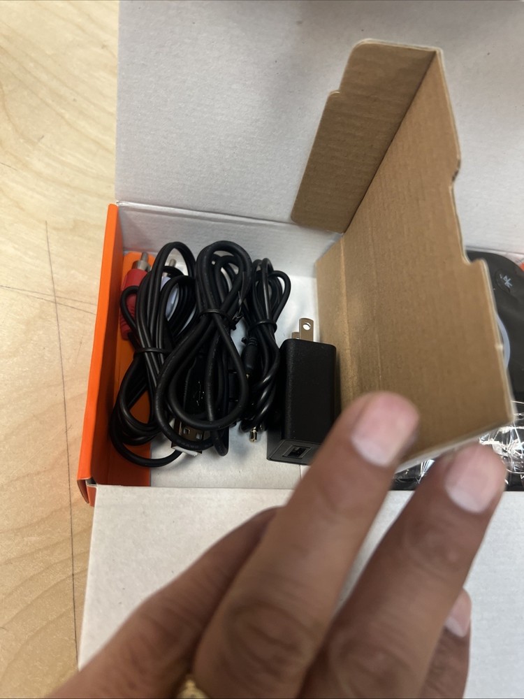 1Mii B06TX Bluetooth 5.2 Long Range Audio Transmitter New Open Box