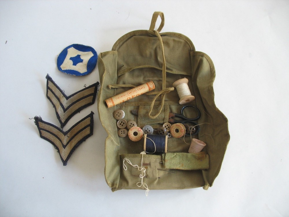 Vtg WWII / WW2 U.S. Army U.S. Military GI Sewing Kit w 4th service command patch