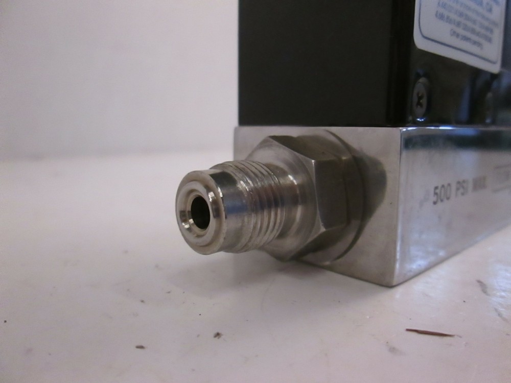 Unit UFC-1020A Mass Flow Controller MFC, O2, 400 SCCM