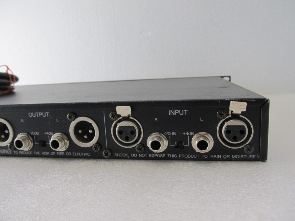 Yamaha SPX990 Professional Multi-Effect Processor Rack Mountable