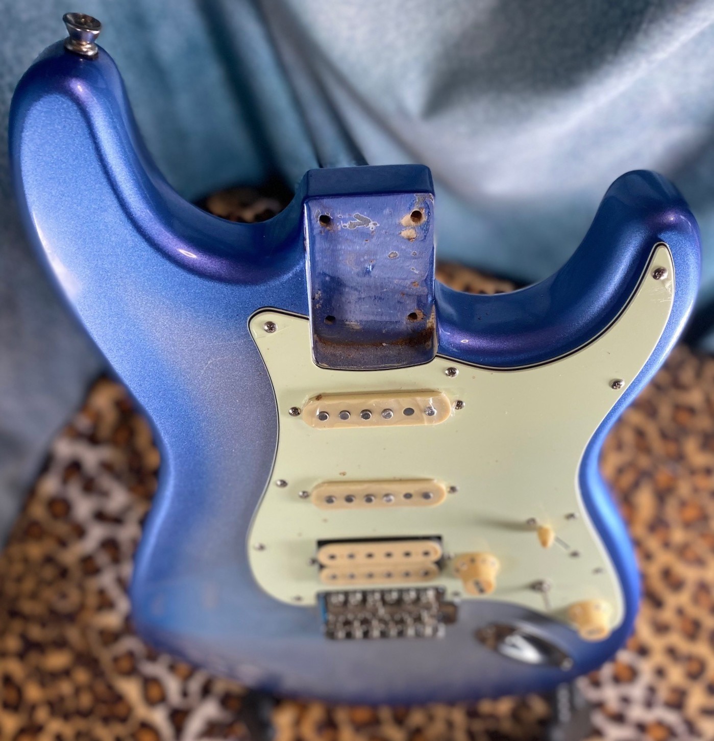 Metalic Skyburst Loaded Stratocaster Alder Fender Replacement Body. +Neck Plate