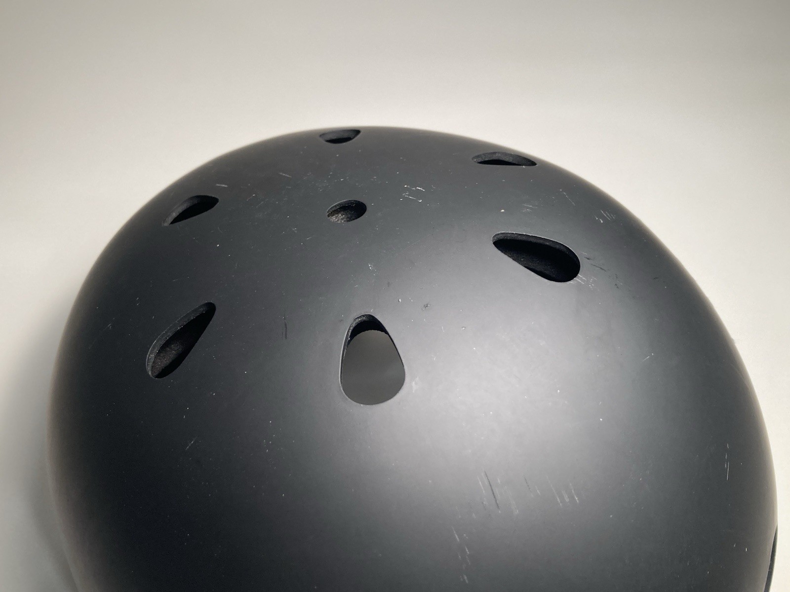 Size Large TRIPLE EIGHT 8 Skateboard HELMET UNISEX BLACK MATTE Rubberized SK-02