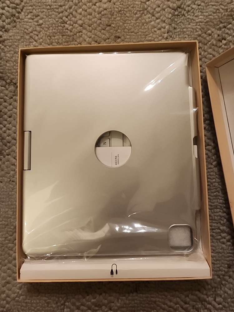 F17 Silver wireless keyboard for iPad pro 12.9"