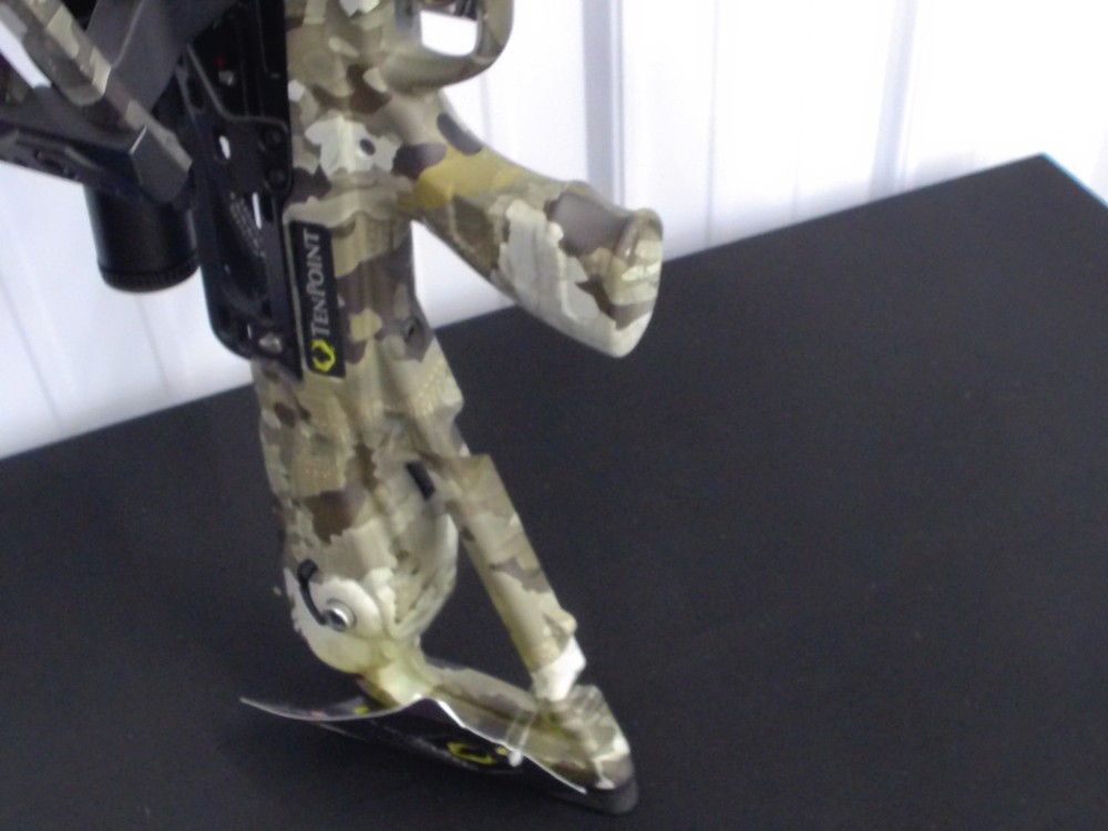 Tenpoint Siege 425 Crossbow ACUSLIDE W/100YD SCOPE- NWT - NEEDS STRING