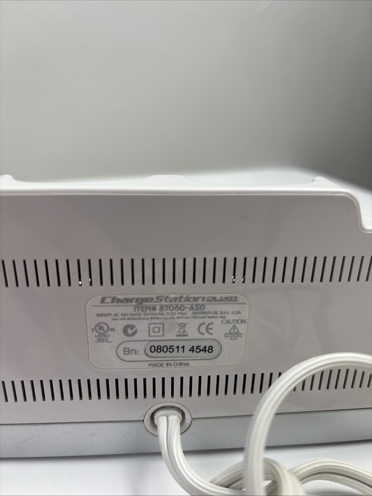 Wii Nyko Controller Charge Station Quad 87060-A50 White Dock 4 Controller