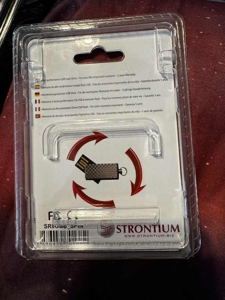 Strontium 8gb Spin 2.0 Flash Drive