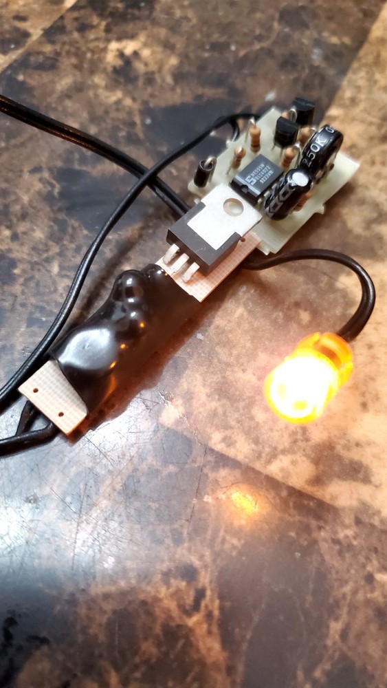 Ram Track Single Adjustment Rate Strobe Light 9 Volt