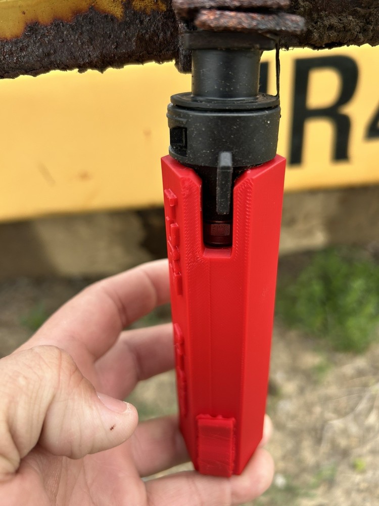 TurnRight Multi-Use Spray Tip Installation and Planter Plate Latch Tool