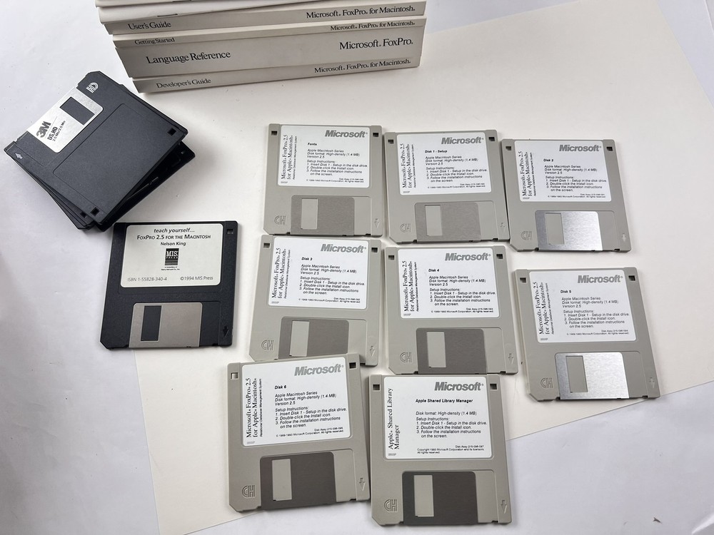 Vintage Microsoft FoxPro 2.5 Macintosh Relational Database System Complete Boxed