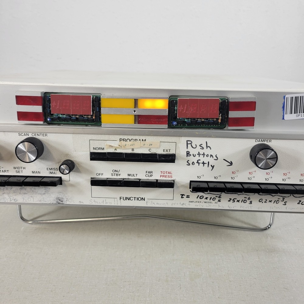 BROKEN UTI Instruments Precision Gas Analyzer 100C Control Unit Kickstand