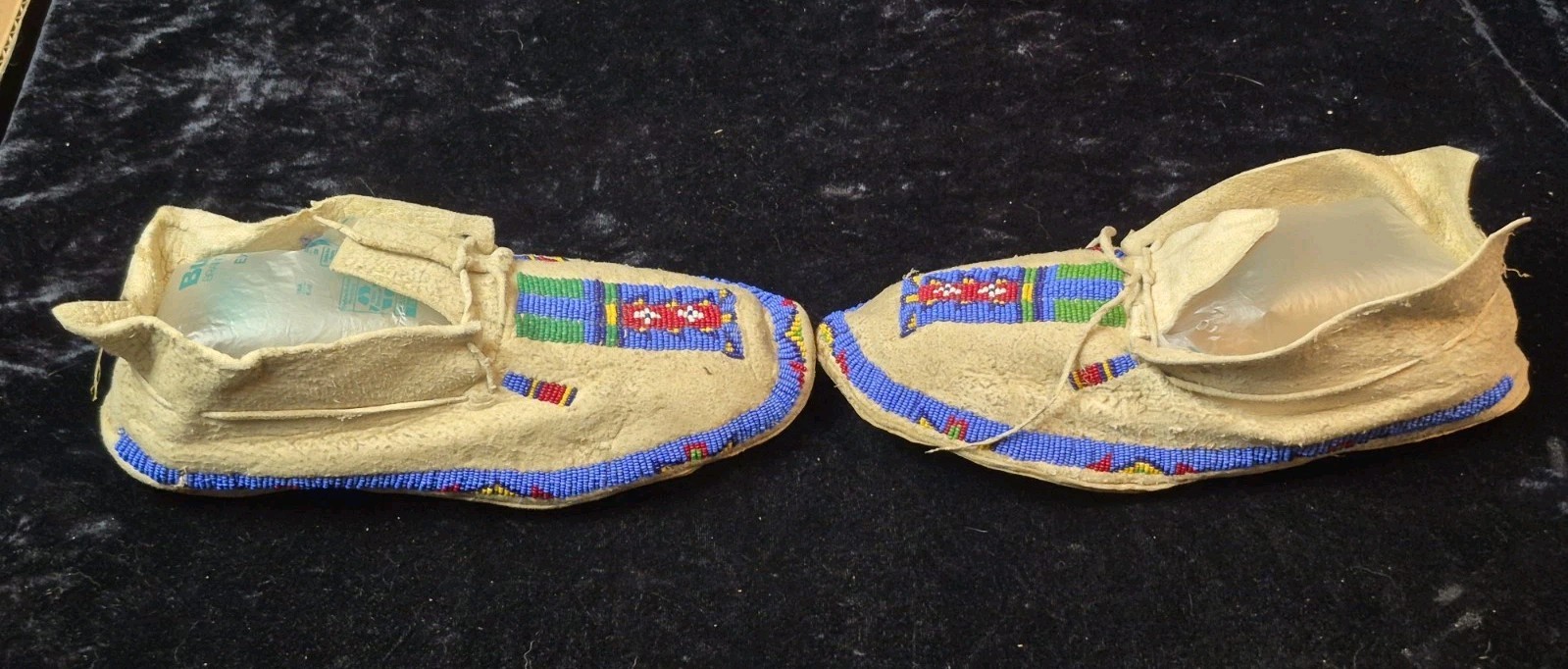 Arapahoe Or Cheyenne Beaded Moccasins, Circ: 1890/1920 RARE !!!