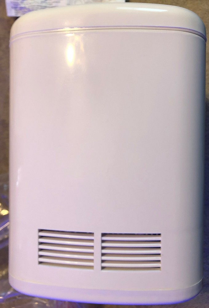 COLD KEEPER PORTABLE MINI REFRIGERATOR AUTO ADAPTER INCLUDED OPEN BOX WORKS!!!