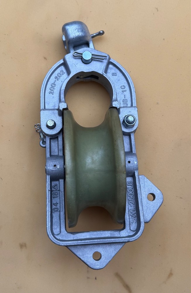 5 BRAND NEW 7 inch lined stringing blocks