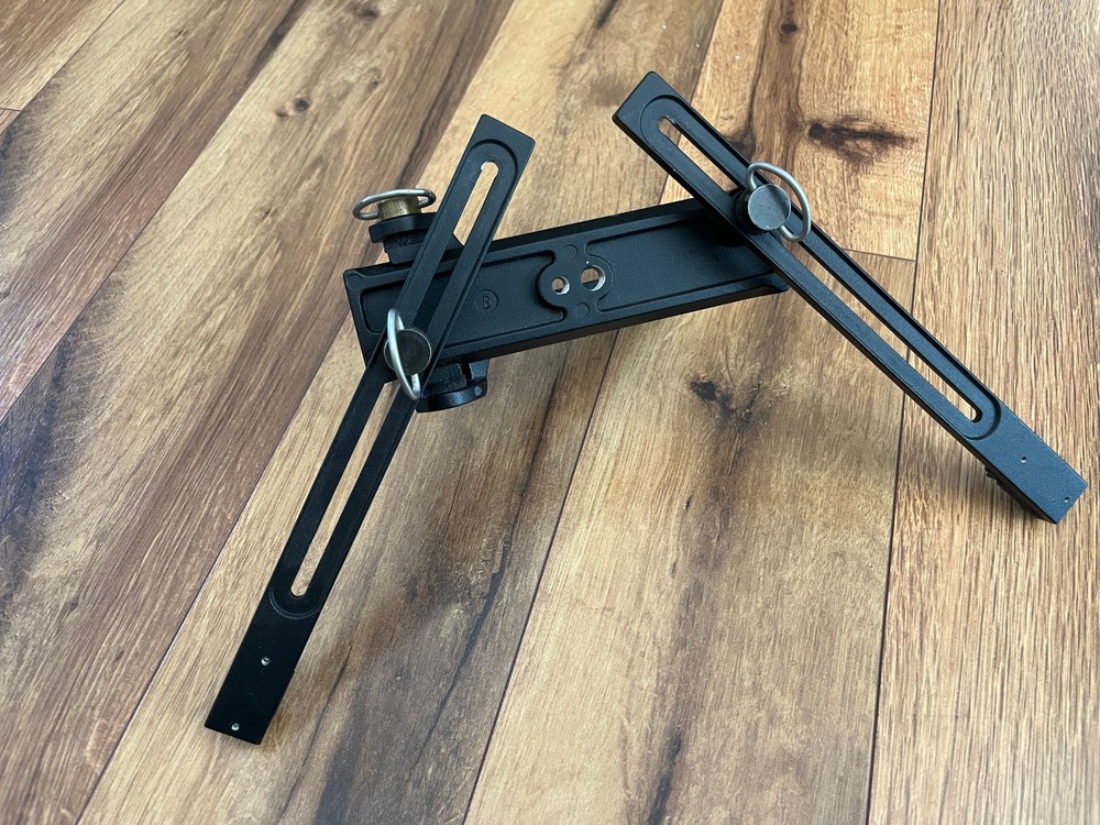 Manfrotto ART # 330 Macro Flash Bracket- DSLR Excellent Condition