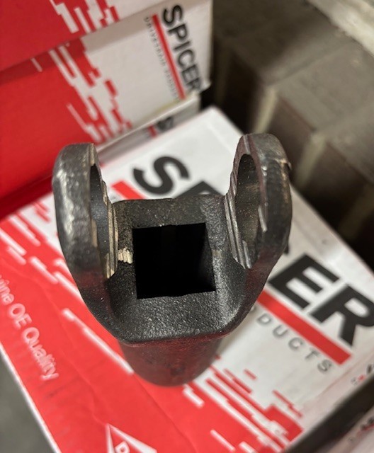 SPICER 10-3-203X YOKE SLEEVE