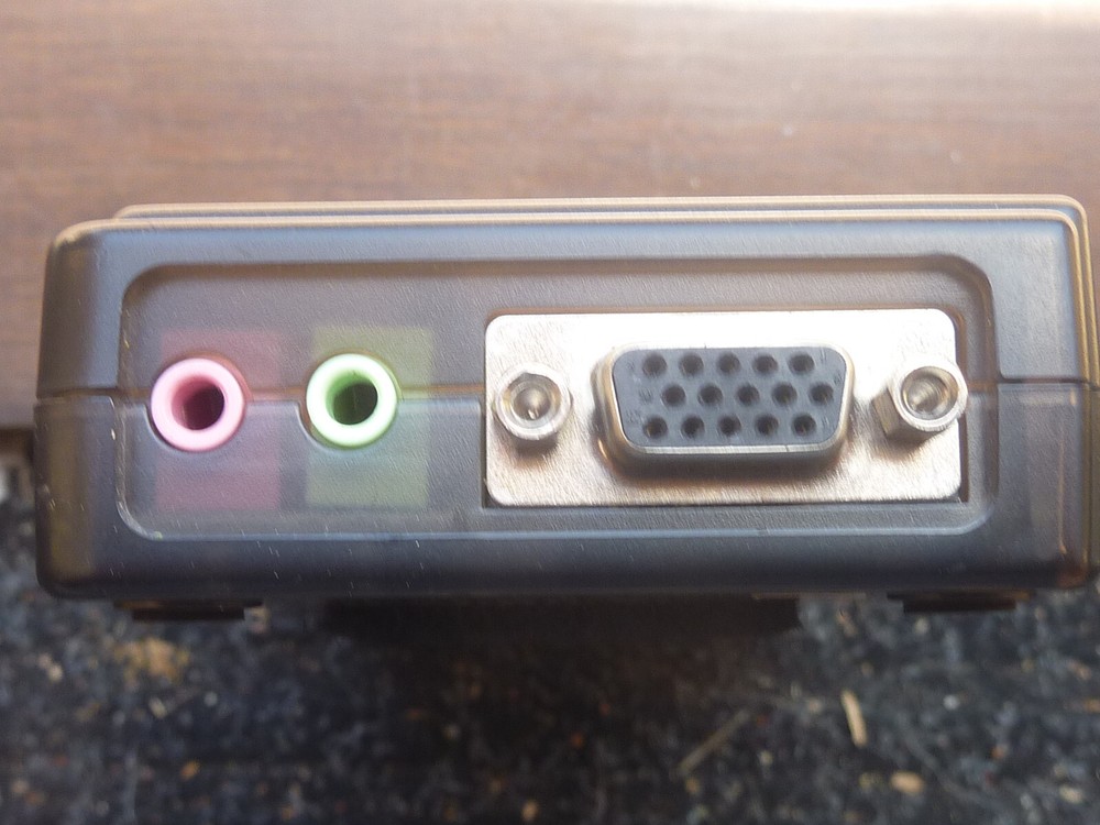 4 Port KVM switch with cables