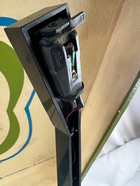 Vintage Columbia Masterwork Solid State Model M-2201 Travel Record Player