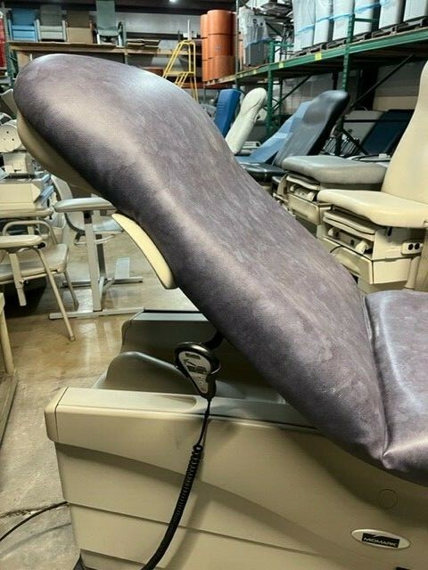 Midmark 625 Power Exam Table