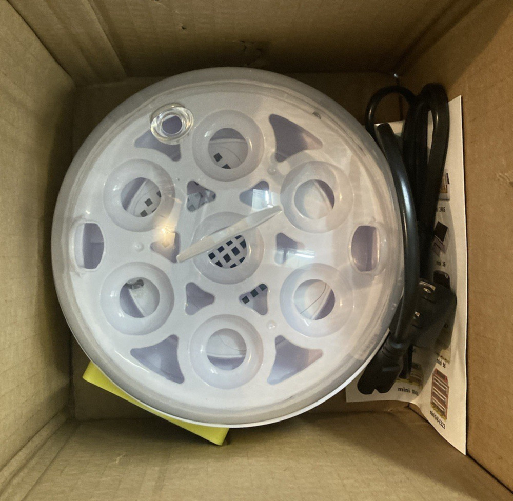 Compact 7-Egg Incubator with 360° Transparency