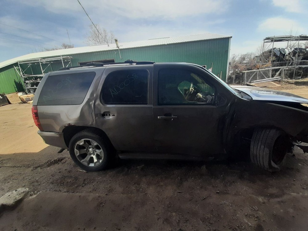 TAHOE 2012 High Mounted Stop Light 942064