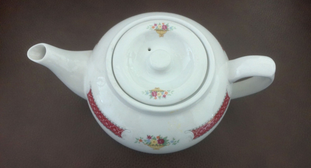 VINTAGE FLAT TOP TEAPOT