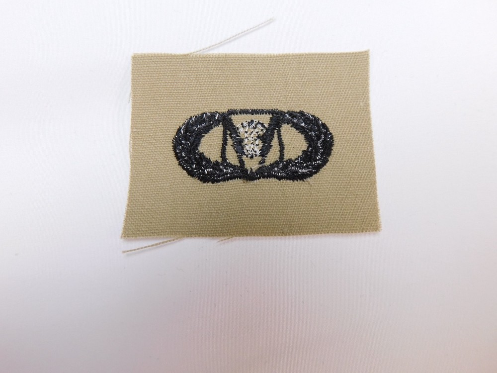 US Air Force USAF Basic Command & Control Badge Desert Tan DCU Patch Sew-On