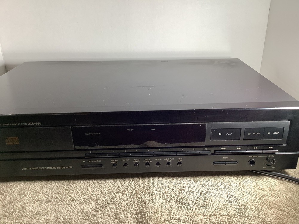 Denon DCD-660 CD Compact Disc CD Player Tested & Working