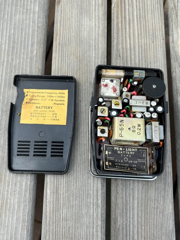 HARLIE 7 Transistor Radio - Cool Set - Not Working