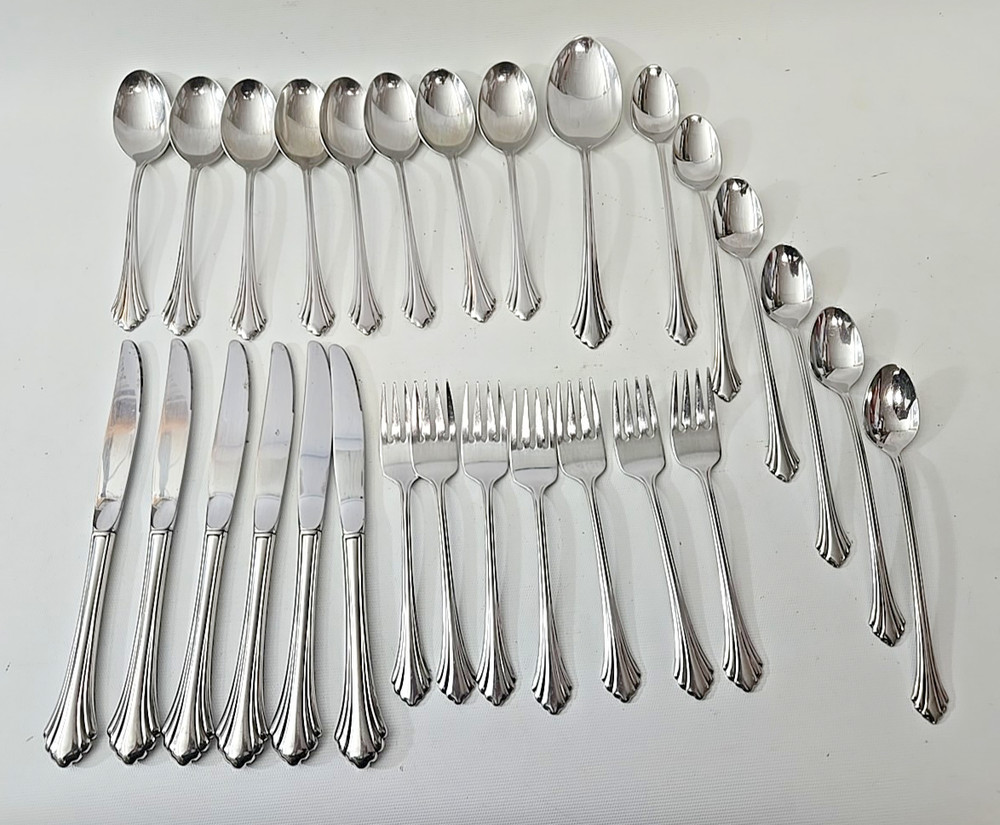 Rembrandt Distinction Deluxe Stainless Silverware Flatware Lot Assorted