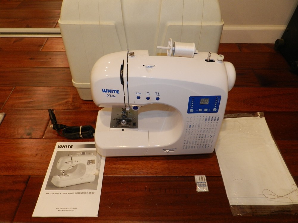 White D'Lite W1750C Computerized 3/4-size Portable Sewing Machine GREAT COND.