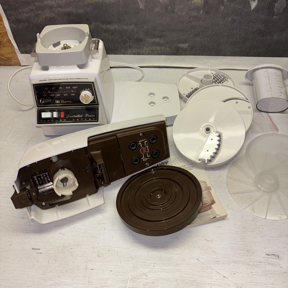 OSTER KITCHEN CENTER REGENCY WHITE 12 SPEED W/ FOOD PROCESSOR ACCESSORIES