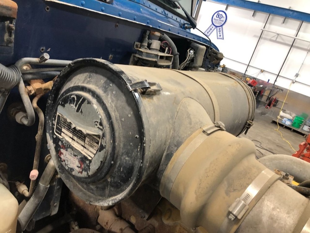 Peterbilt 378 Air Cleaner - Used