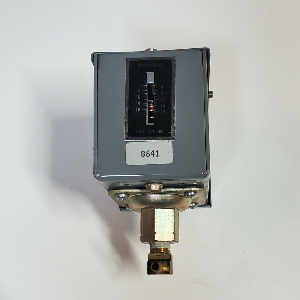 Johnson Controls P10BC-7 Pressure Switch