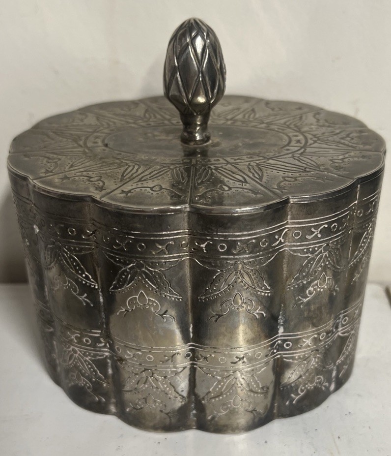 International Silver Co. Silver Plated Etched Trinket Box with Lid 4"H