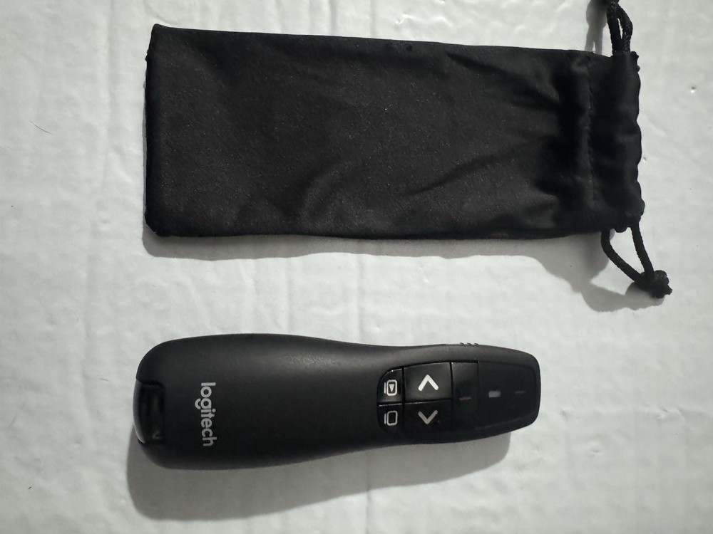 Logitech R400 Wireless Laser Pointer Presentation Remote with USB & Case Black