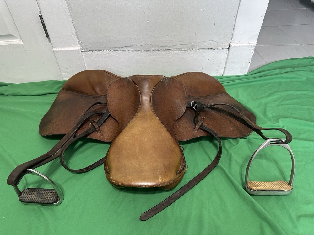 Beval Junior Saddle Size 15, Made in England, LTD2