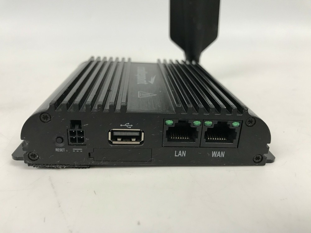 CradlePoint IBR650B-LP4 Router
