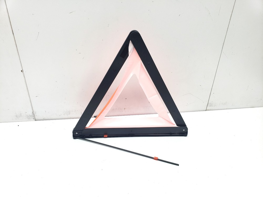 AUDI A6 C7 EMERGENCY WARNING HAZARD TRIANGLE 8K0860251 2017
