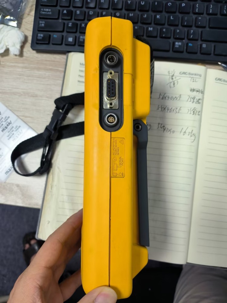 Fluke 744 Documenting Multifunction Process Calibrator