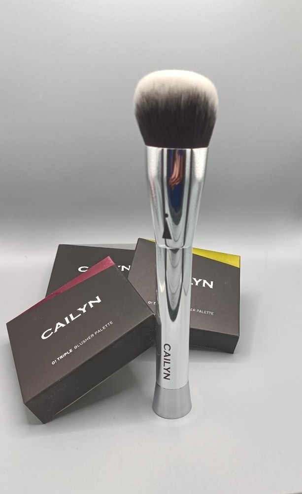 CAILYN-  ICONE #14 - FULL COVERAGE FOUNDATION BRUSH