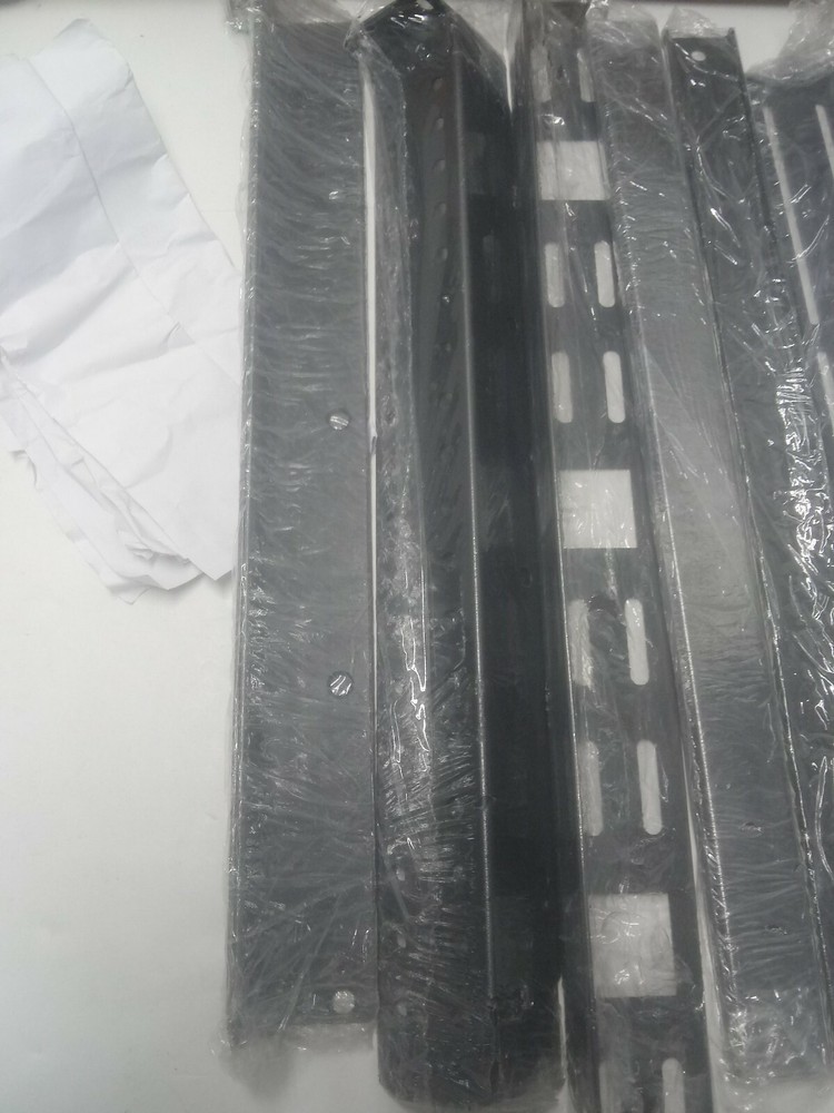V7 RMUR1U-1E Mounting Rail for Server Racks