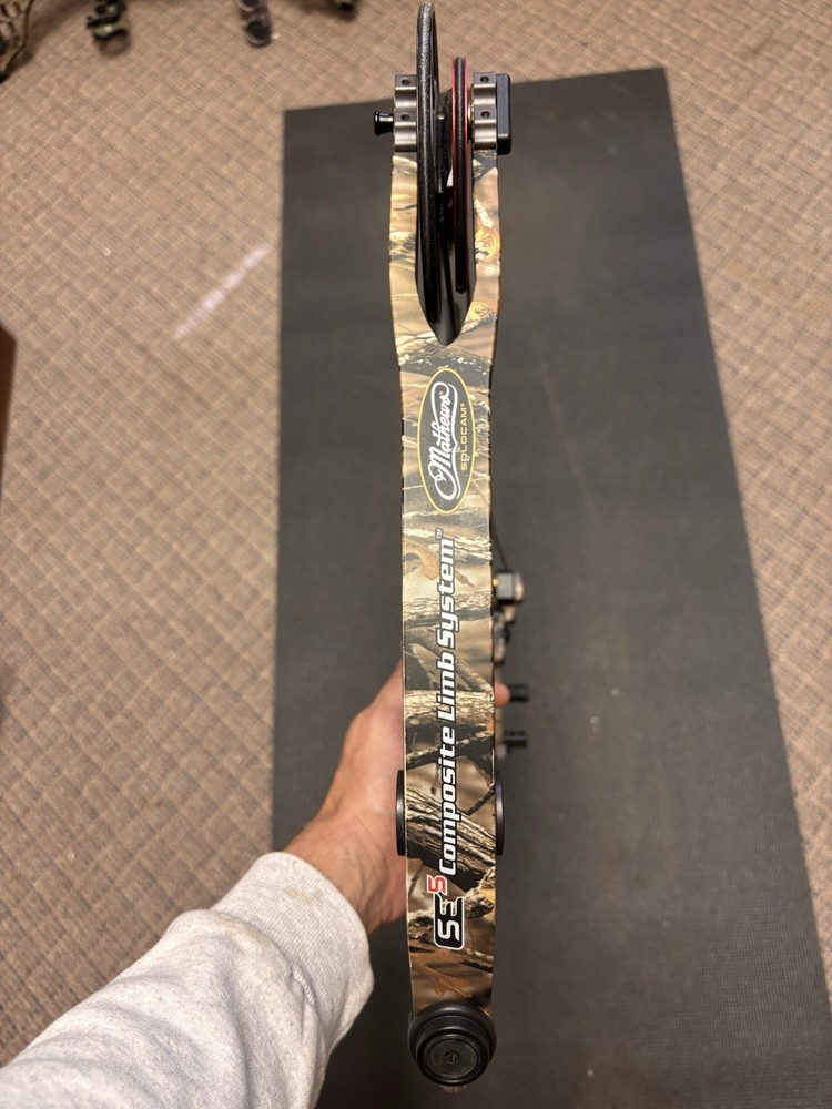 Mathews Z2 Compound Bow 70# DW &30"DL