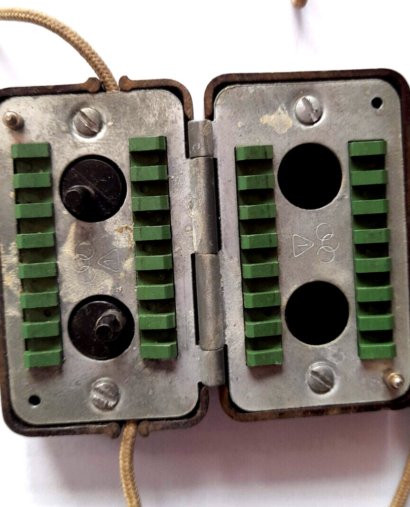 VINTAGE GERMAN RAZOR BLADE SHARPENER BAKELITE STRAP # 49.V