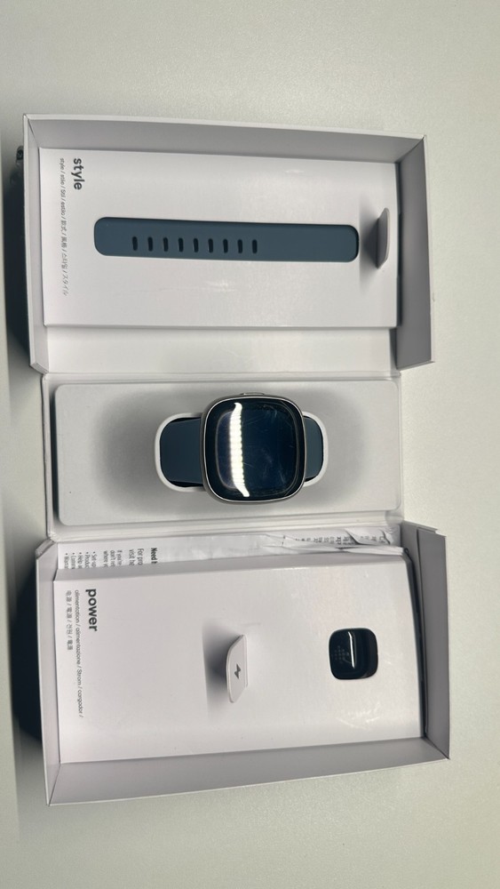 Fitbit Versa 4 Activity Tracker - Waterfall Blue/Platinum Aluminum