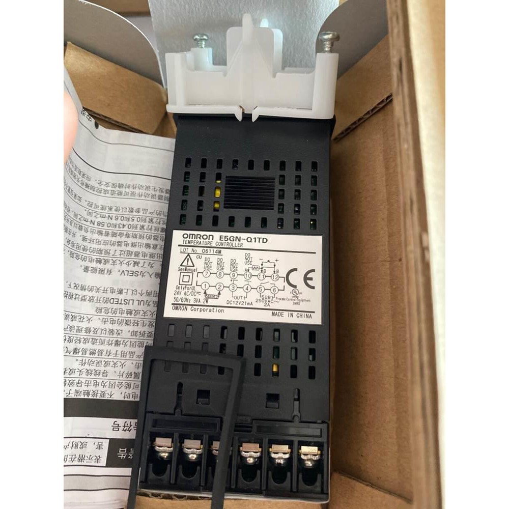 Omron E5GN-Q1TD Temperature Controller New One Free Shipping E5GNQ1TD