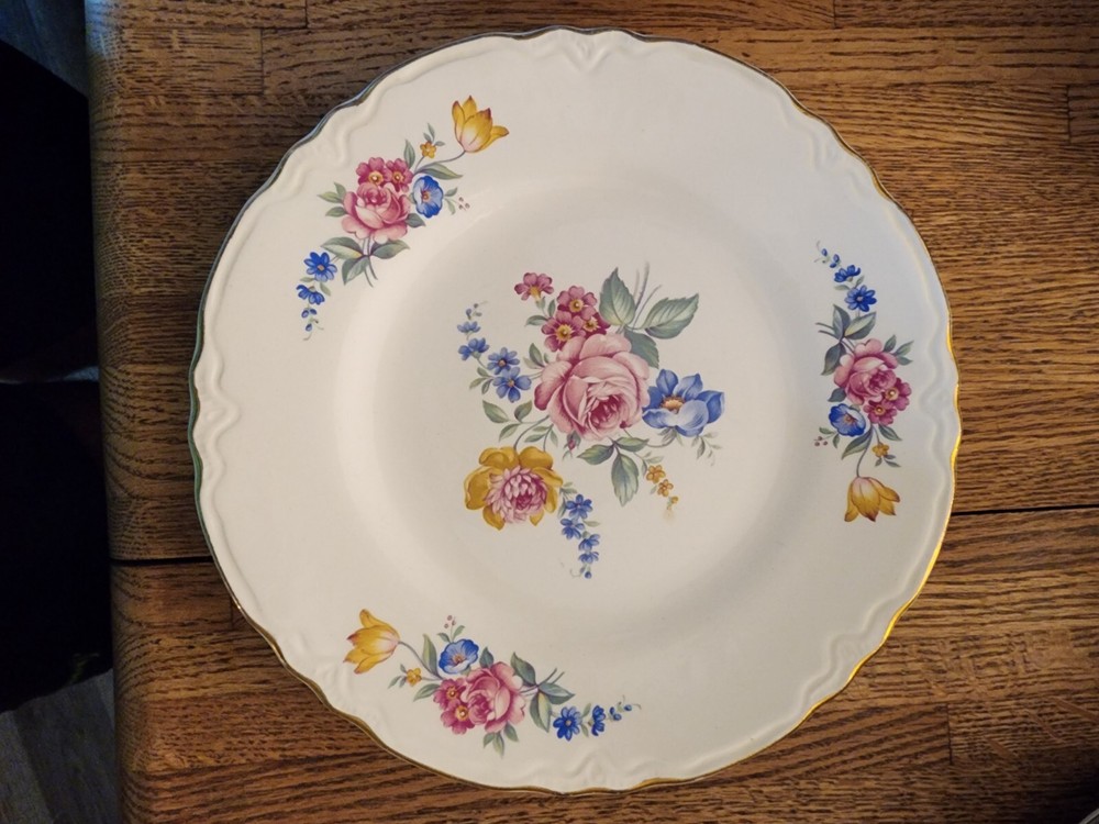 Scio Vintage 1940s 9 3/8" Dinner Plates
