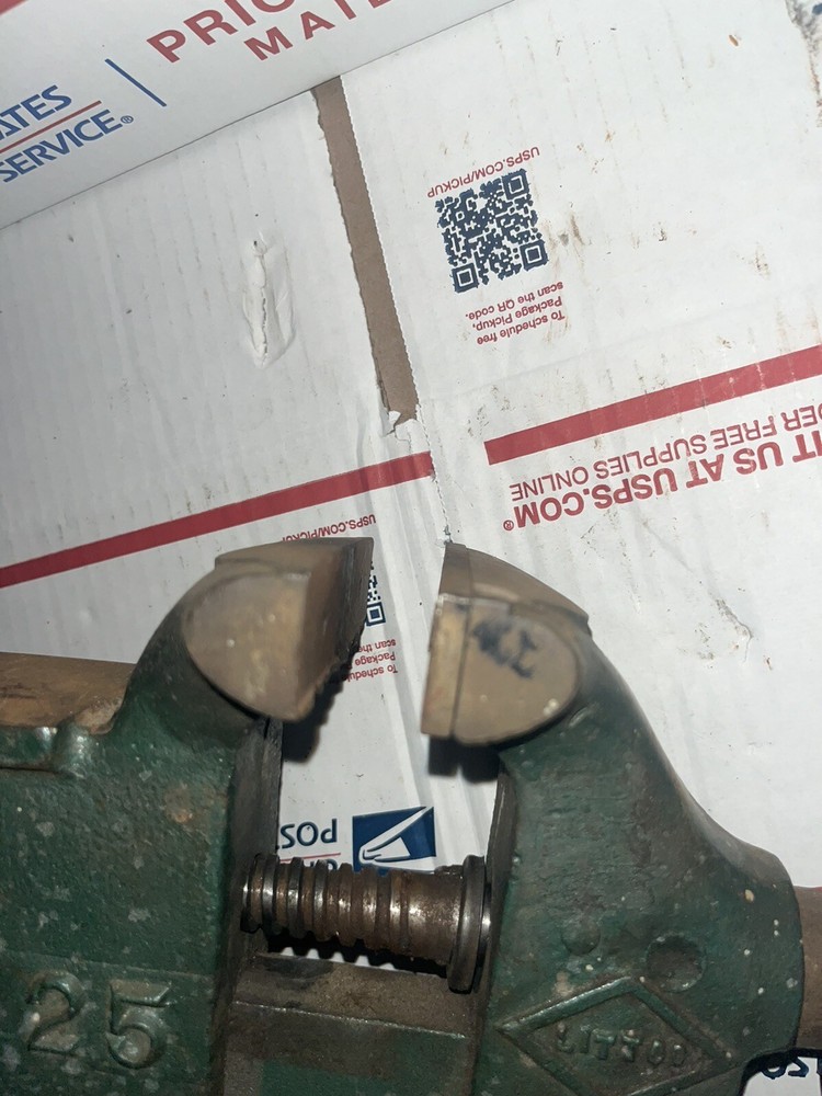 Littlestown No. 25 Bench Vise missing Clamp Tip 3-1/2"